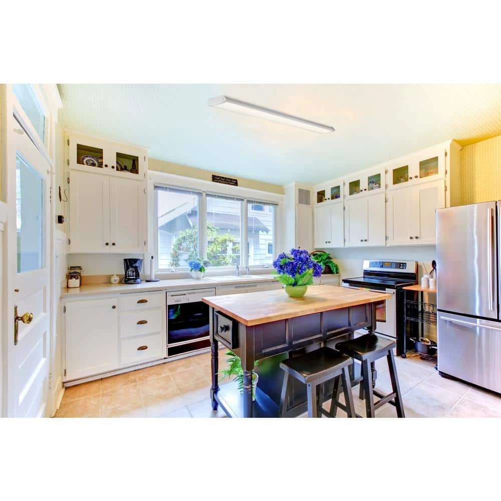 Contractor Select FMLWL 4 ft. 4600 Lumens Integrated LED Dimmable White Low Profile Wraparound Light 4000K by Lithonia Lighting - Image 2